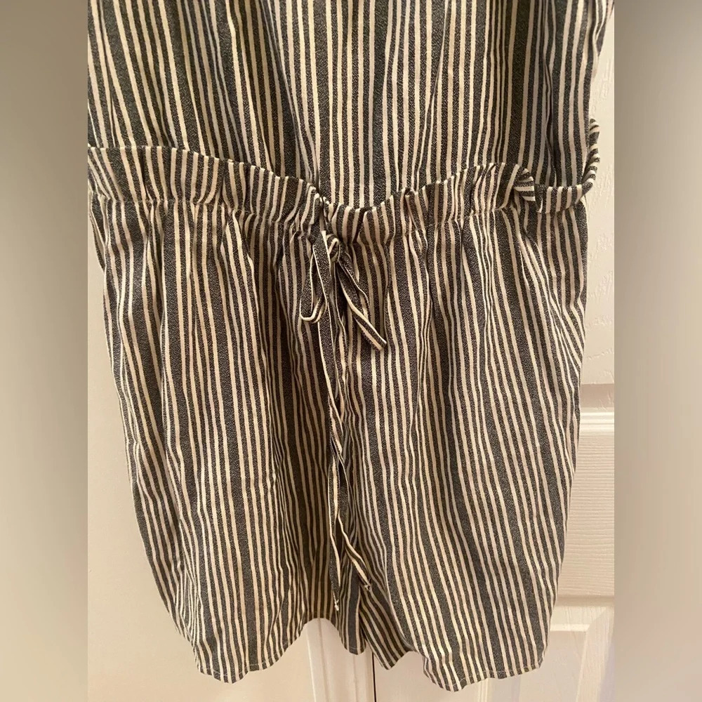 Blue and white striped romper - Picture 7 of 9